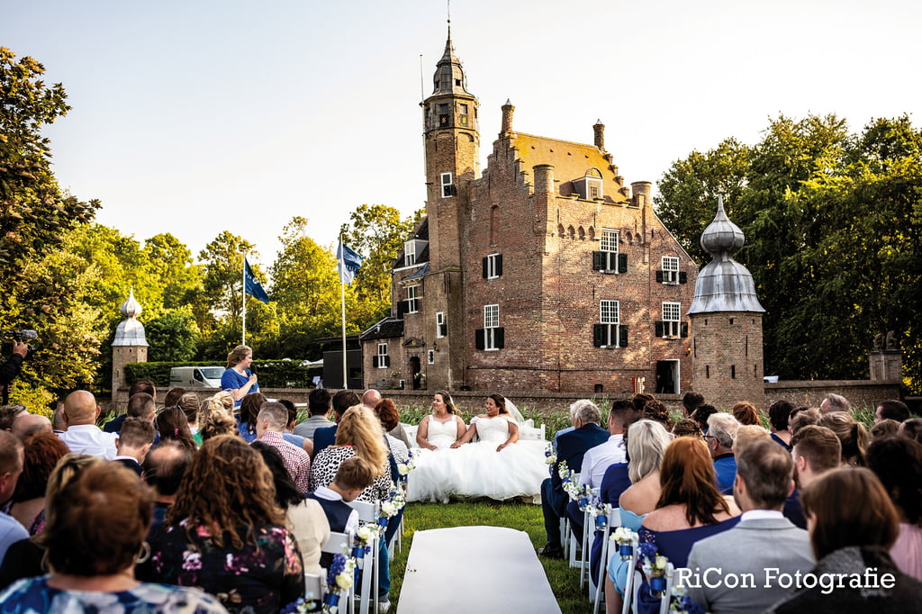 Ceremonie eilandje slot op achtergrond 