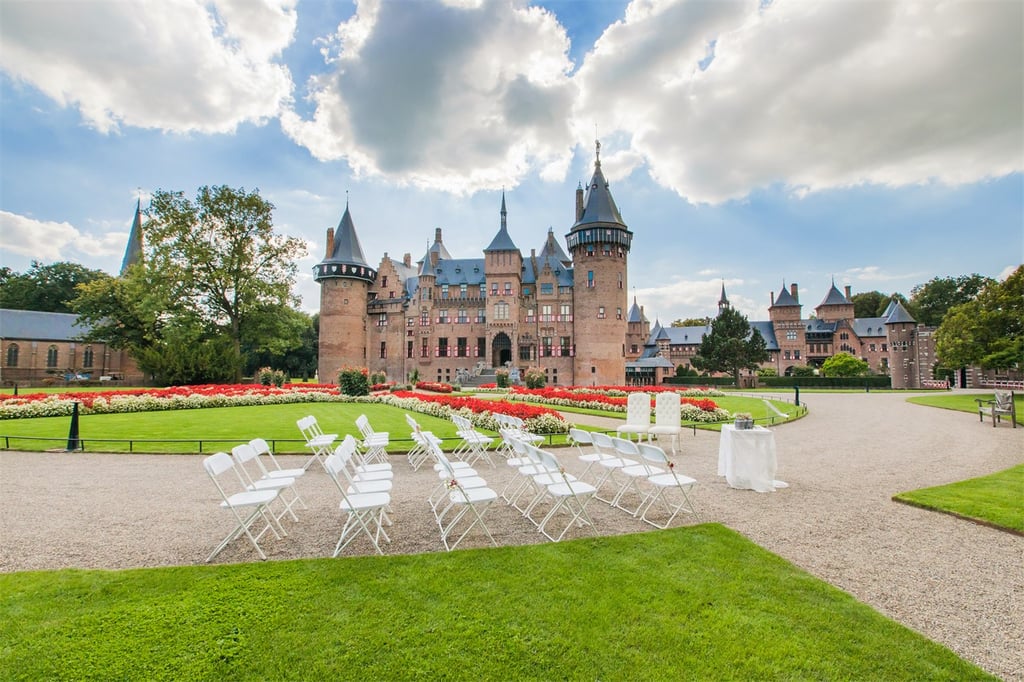 Trouwen voor de Oude Boom met uitzicht op het Kasteel