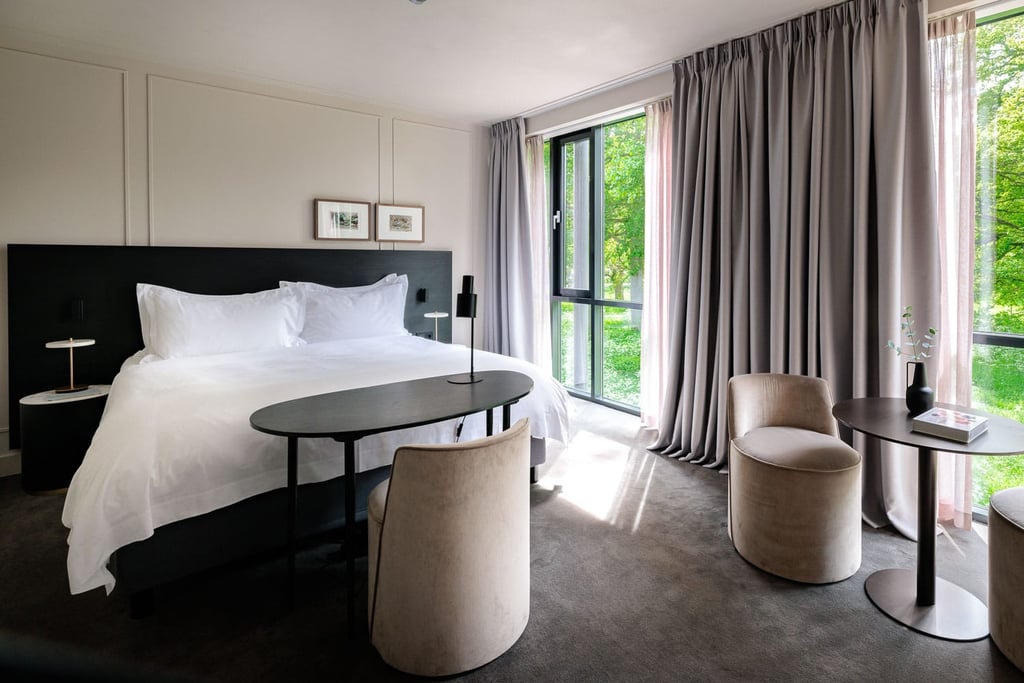 Pillows_Luxury_Boutique_Hotel_Aan_De_IJssel_Luxury_Room_Grand_Park_View_06.jpg