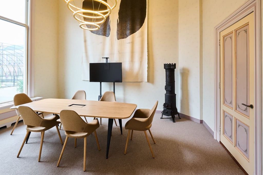 Platanensalon vergadering