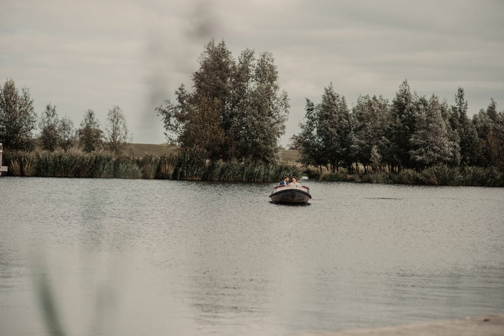 Bruidspaar entree met boot