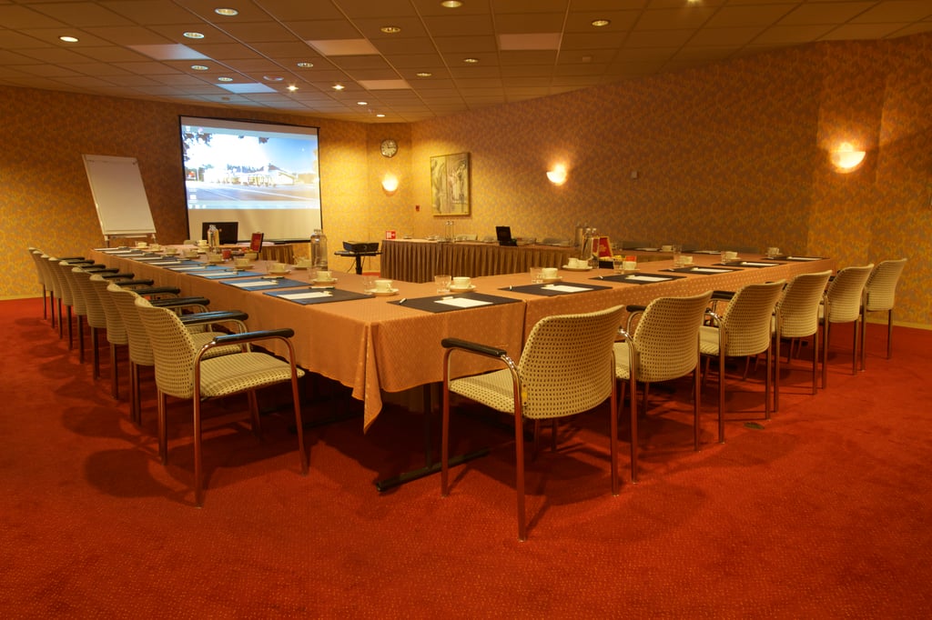 Oud London-Interieur-Zalen-Holland u-vorm 2.jpg