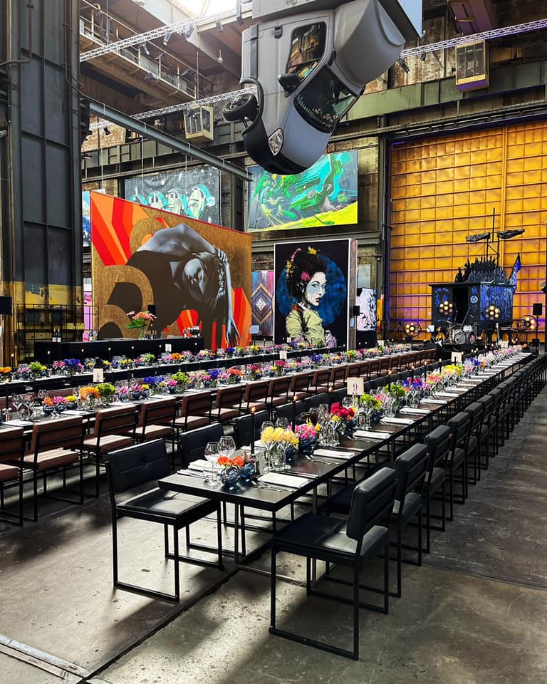 STRAAT - Seated diner met tafeldecoratie naar wens