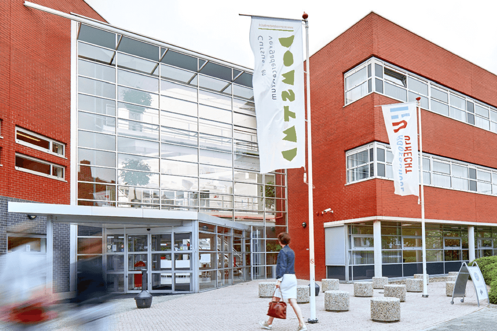 Entree Cursus- en vergadercentrum Domstad