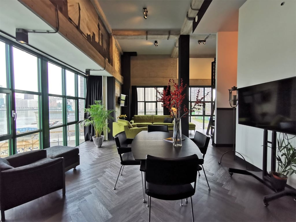 Rijnhaven Suite Bed, Bites & Business hotel Rotterdam