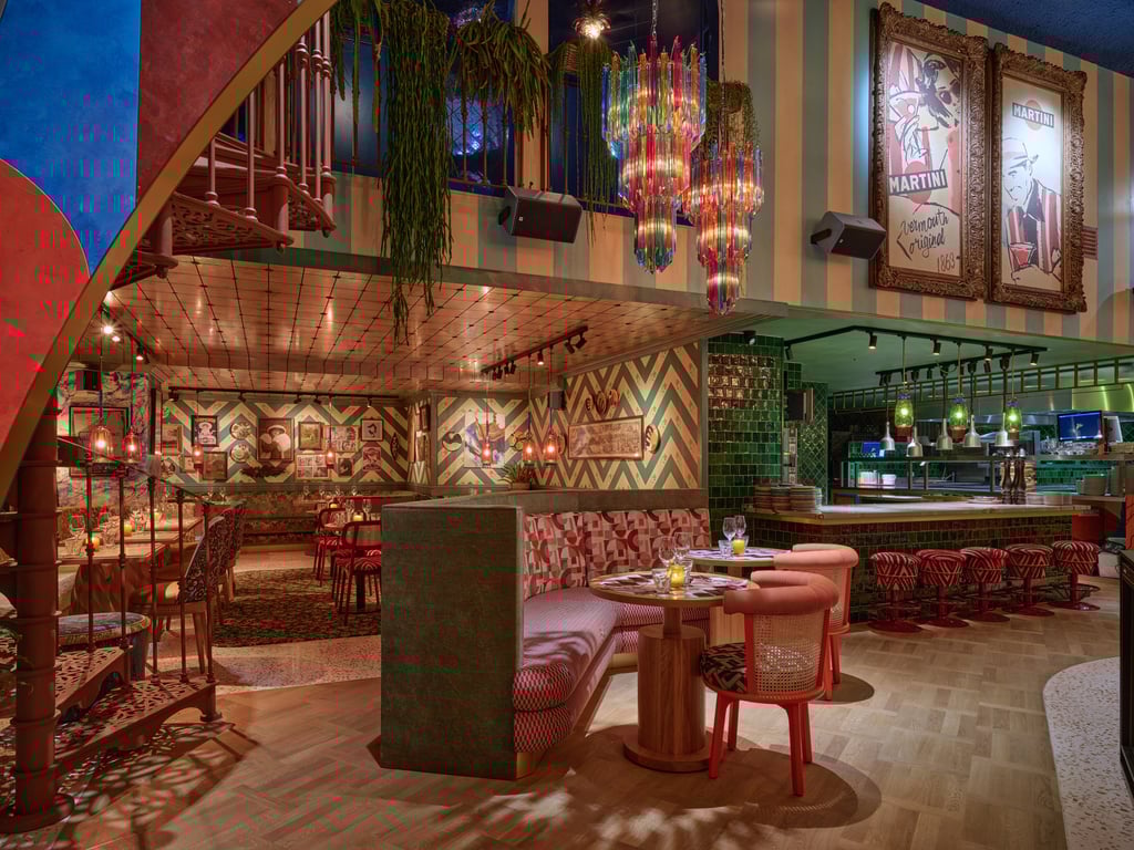 De ligging van de Salon ten opzichte van de rest van het restaurant.