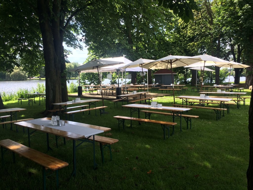 Terras in het gras