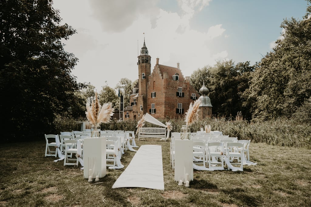 Buiten ceremonieopstelling van Slot Moermond