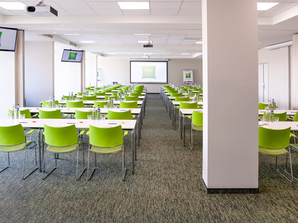 Vergaderzaal 200p ibis Styles Zeebrugge (2)