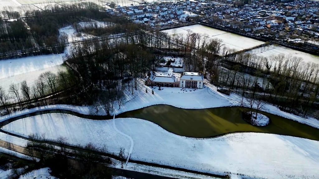 Landgoed Huis Brakel in de sneeuw.jpg