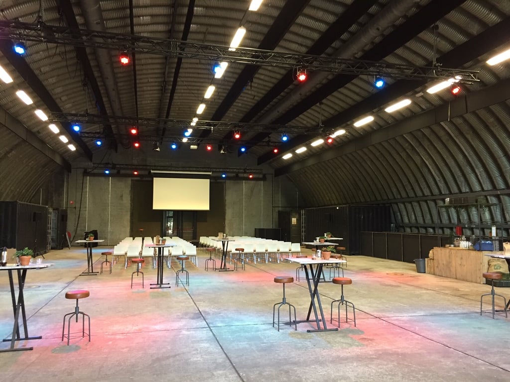 shelter 611 - plenaire opstelling