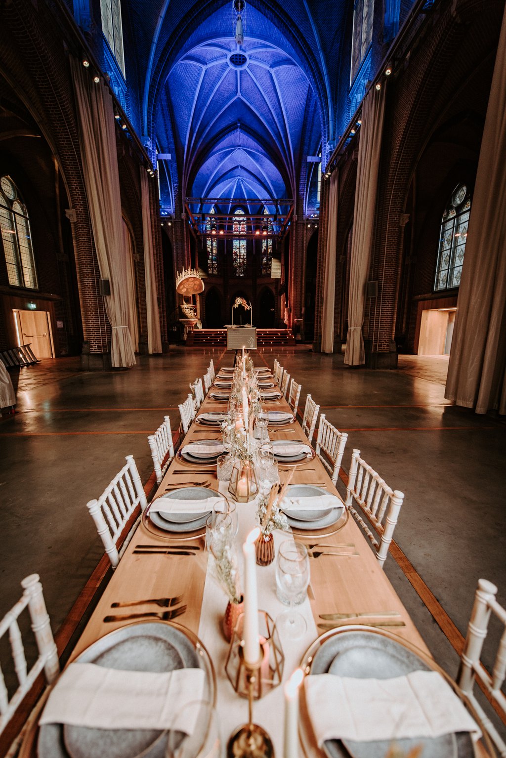 Sit down diner lange tafels - Paterskerk.jpg
