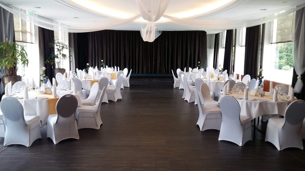 Dineropstelling in de Callunazaal