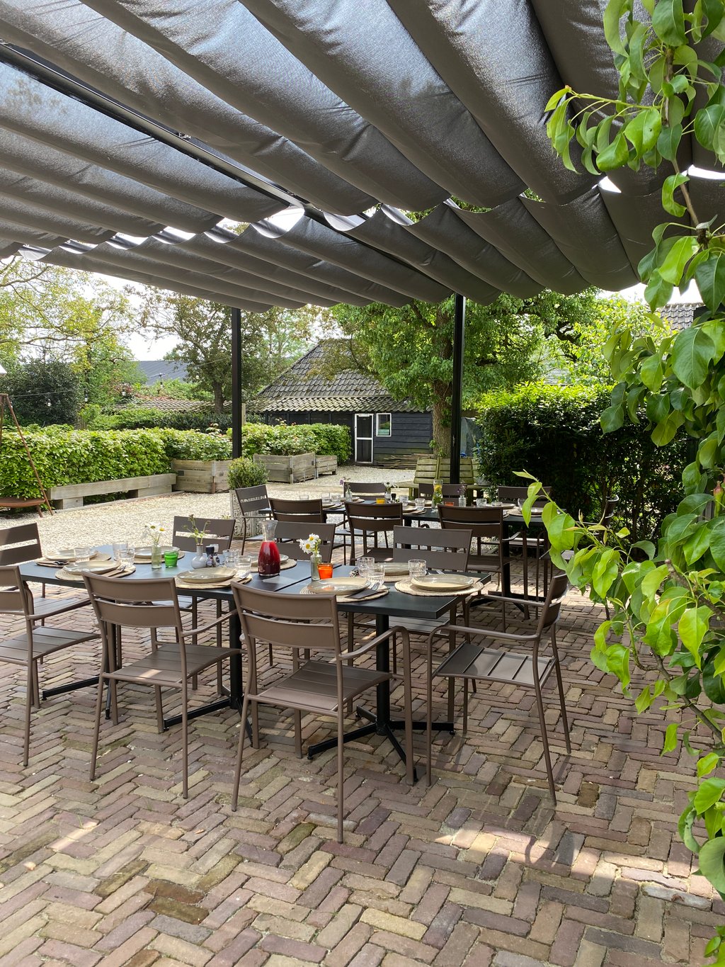 Ruim terras bij ruimte OOGST (1)