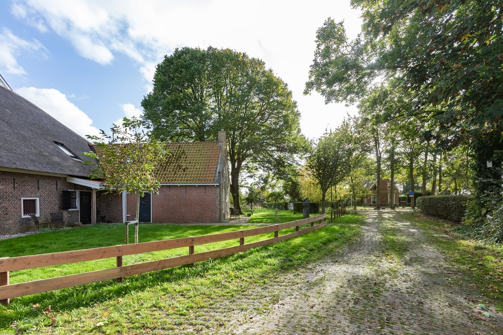 NYNKESPLEATSBUITEN07.jpg