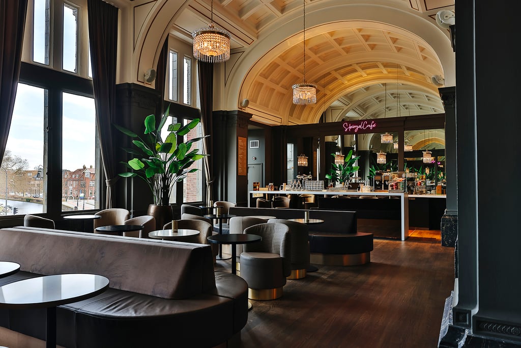 stadsschouwburg-haarlem-ontvangst-in-spiegelcafe-1.jpg