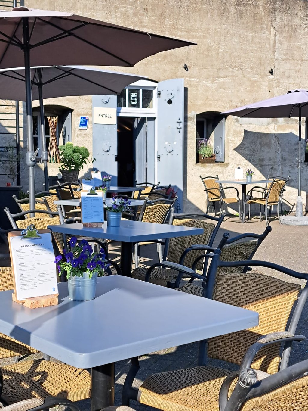 Terras voorzijde