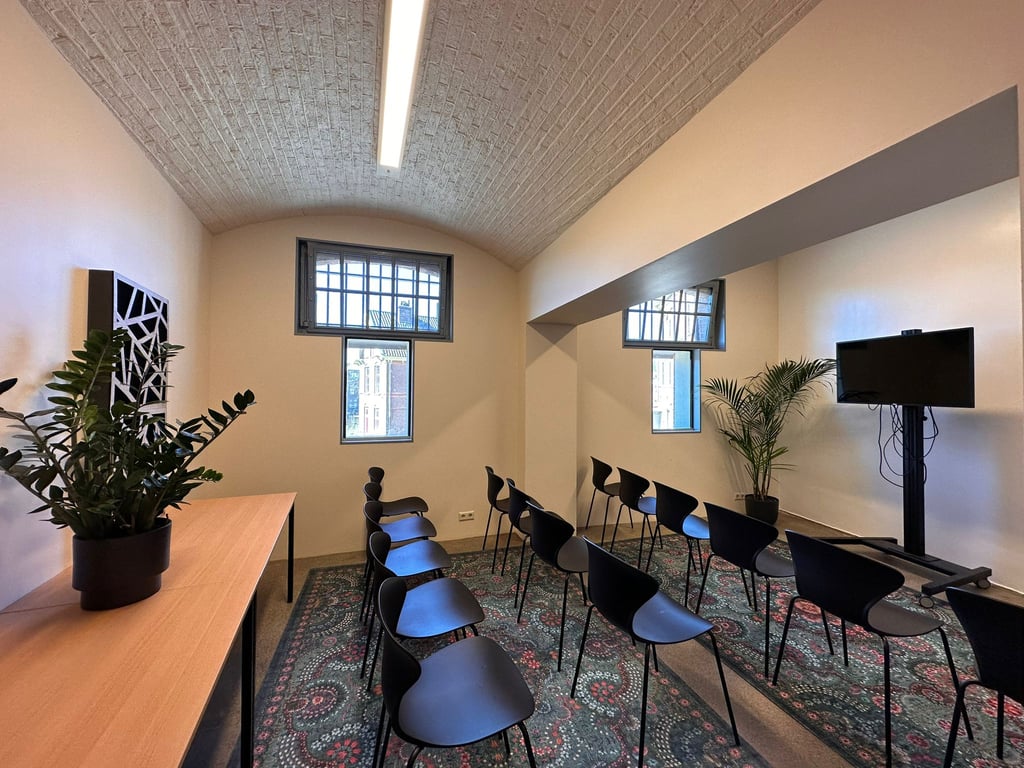 Theater opstelling in dubbele cel 151