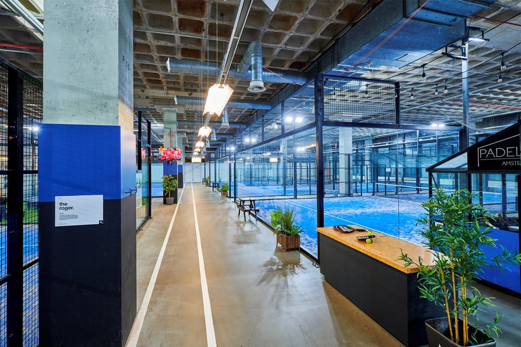 B. Amsterdam - padel // B.1