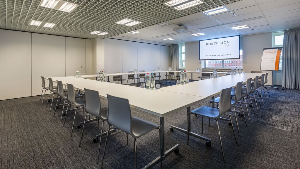 Meeting room 3 Postillion Den Haag 5000pix (2)-medium.jpg