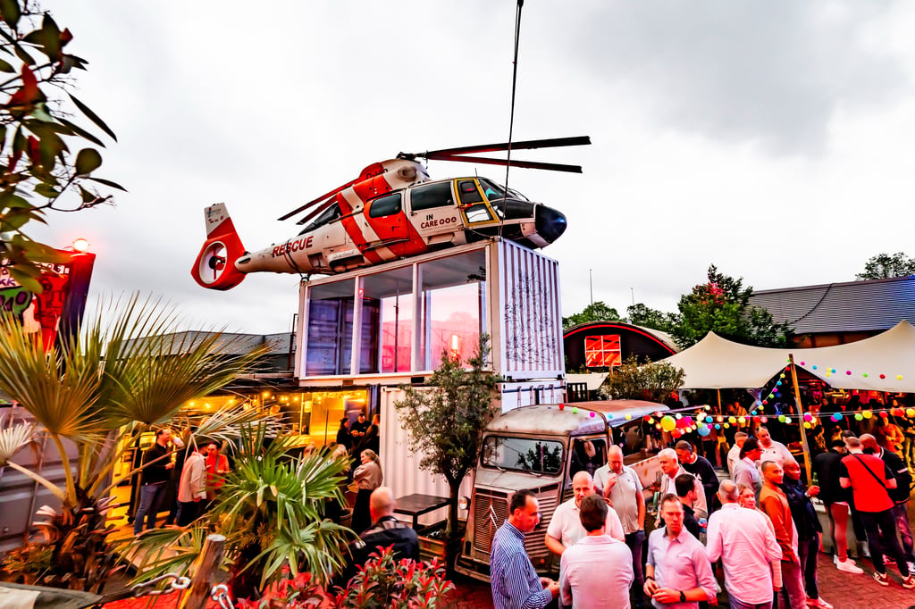 LIEF-Amsterdam-Courtyard-helicopter