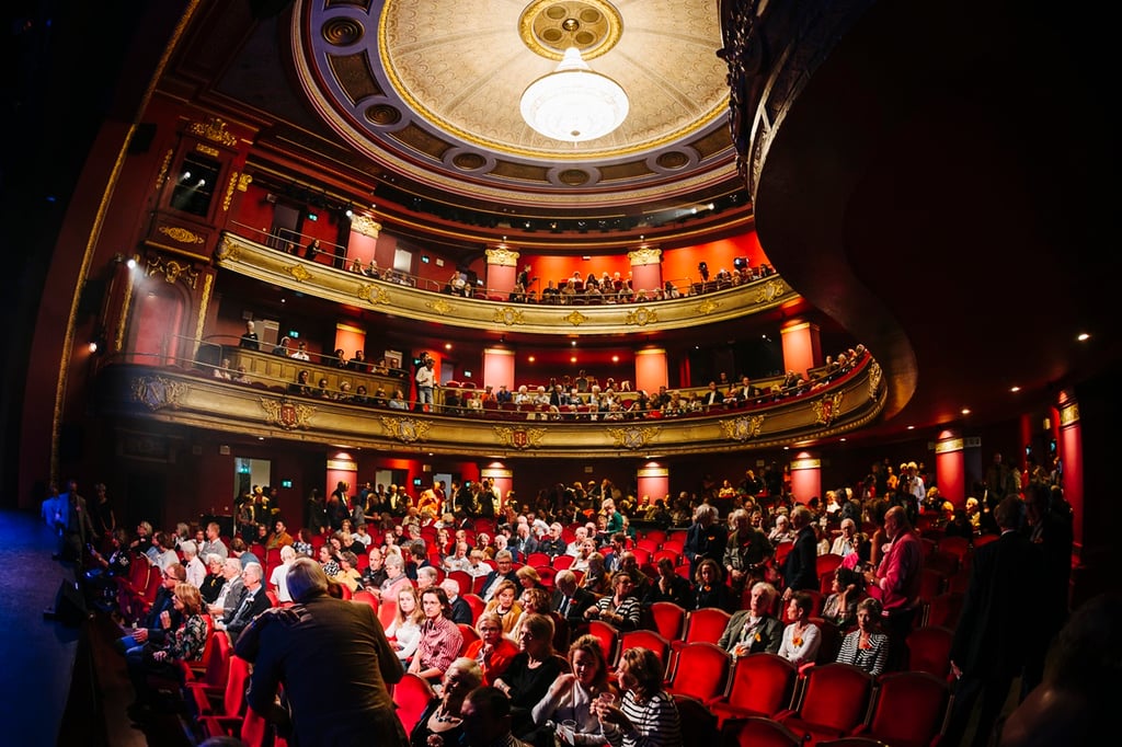 Stadsschouwburg-Haarlem-schouwburgzaal-Bibi-Veth-4.jpg