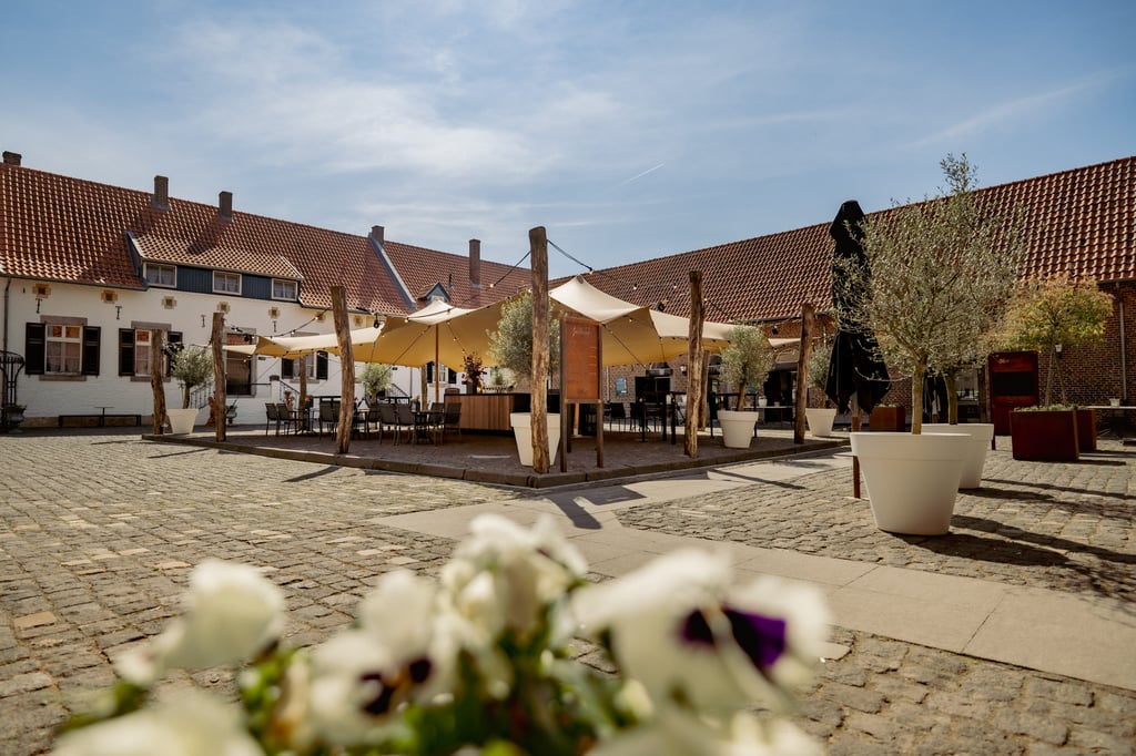 Binnenplaats met Stretchtent