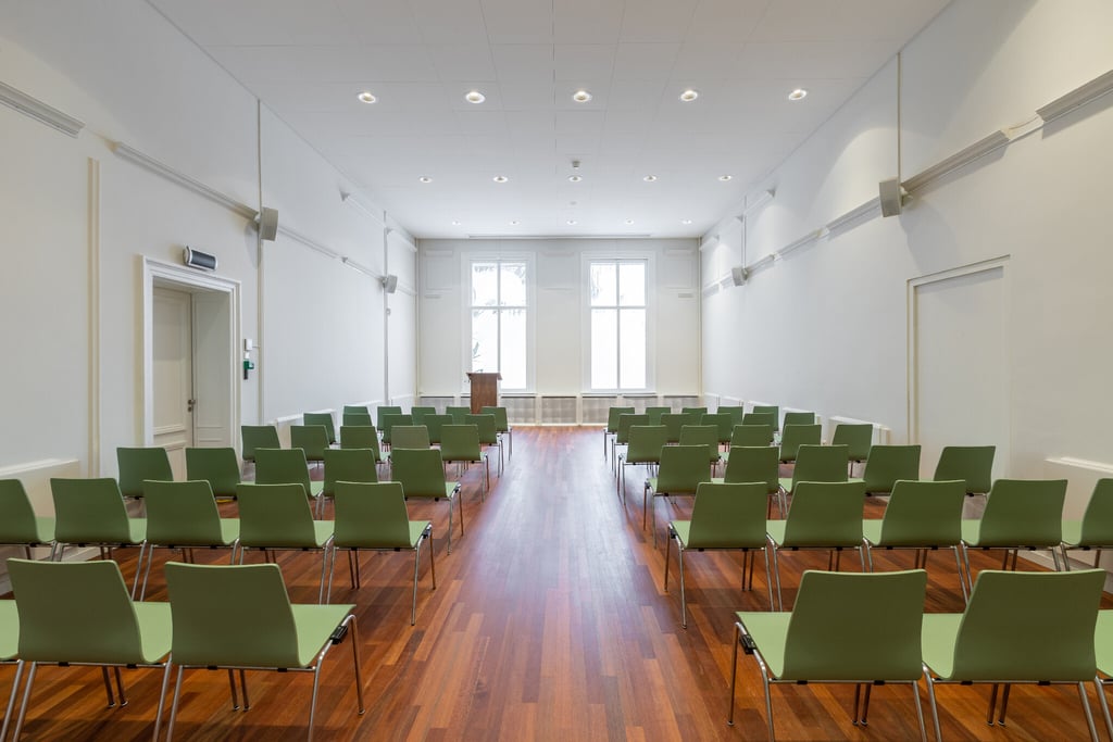 AP-Nina-van-Leerzaal theater opstelling