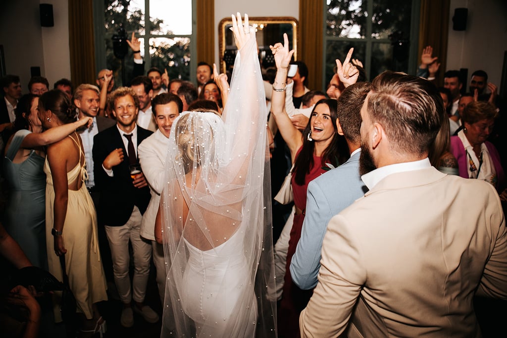 We do Wedding agency - Party