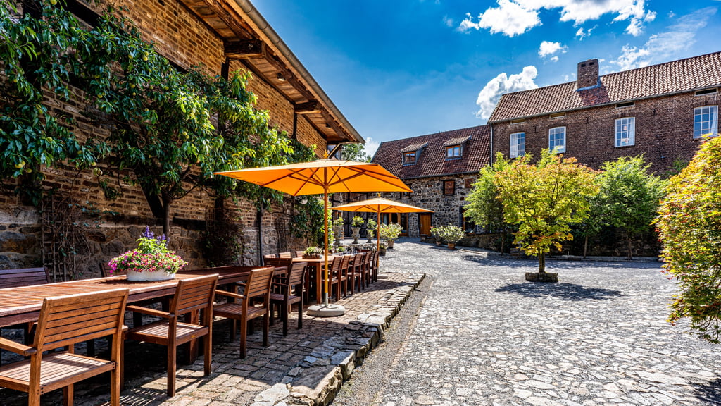7AD00051-2-HDR.jpg