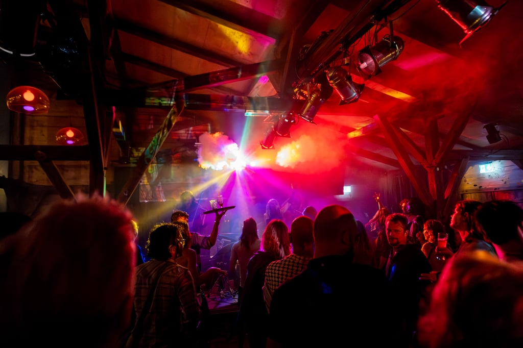 Feest binnen