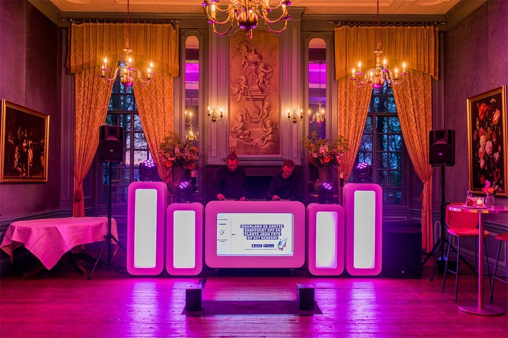 Feest in de Blauwe Salon
