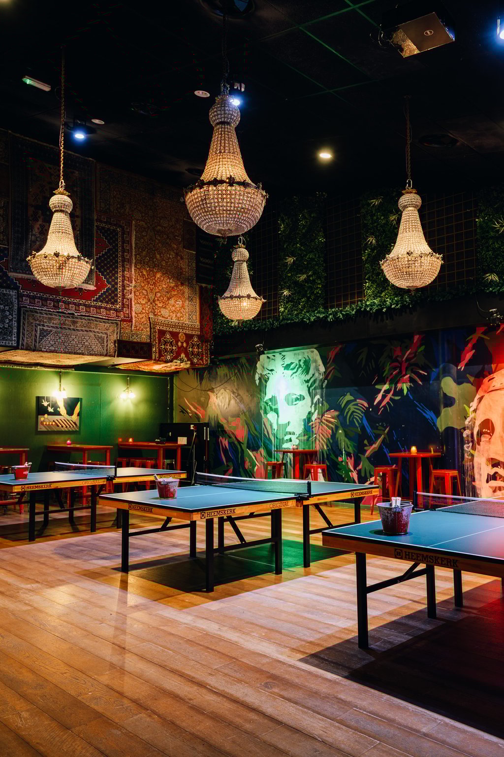 Potje pingpong met je collega's.