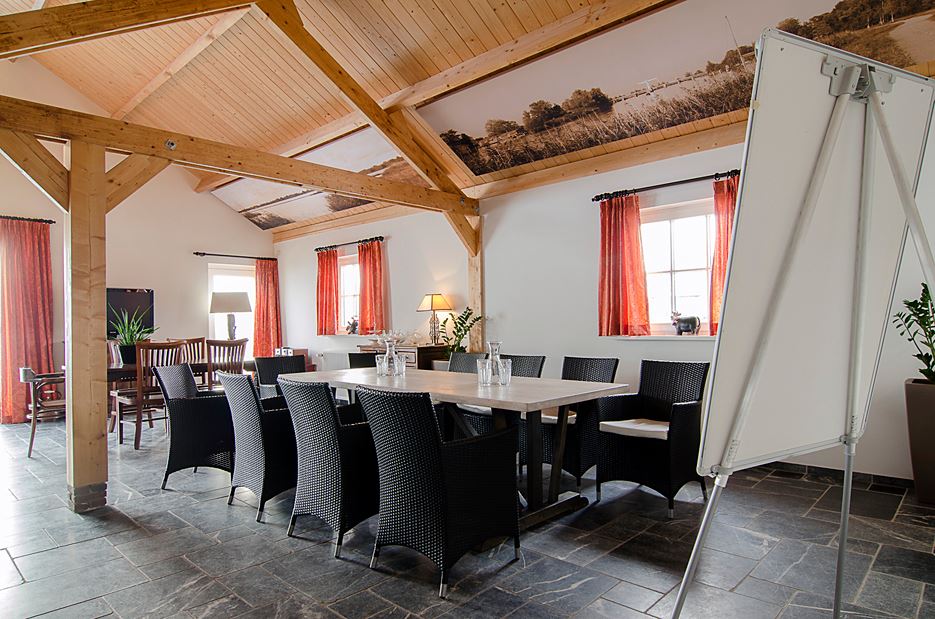 vergadertafel weesperkoe.jpg