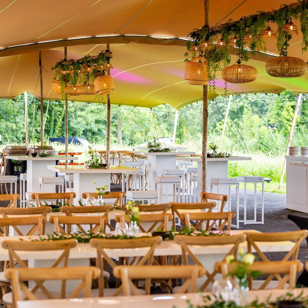 Feest buiten op het landgoed van Huis Brakel