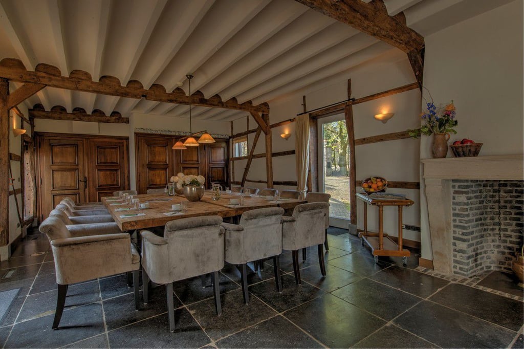 20-persoons-villa-vakwerkboerderij-agenbeuke-zuid-limburg-07A92484ED-E29C-7E07-2A04-2668FAE201D5-1200-800.jpg