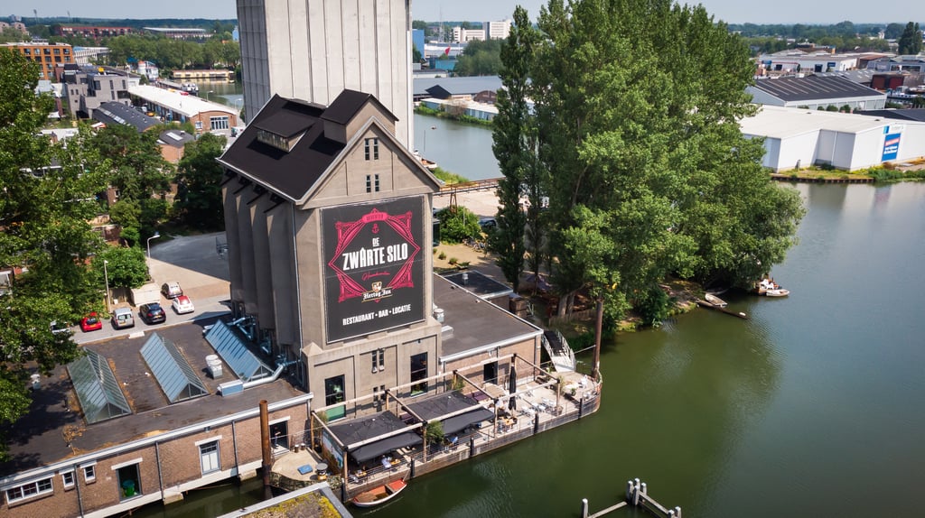 Een 100 jaar oude silo aan de haven van alle gemakken voorzien.