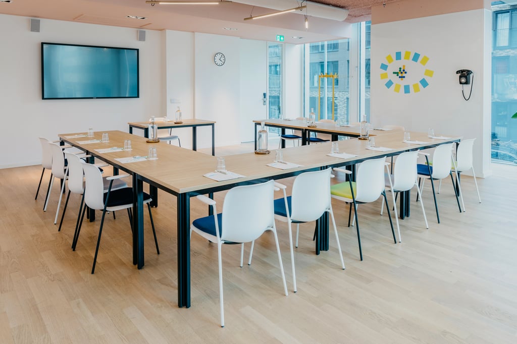 Oxford - Extended Meeting Room - U-shape style