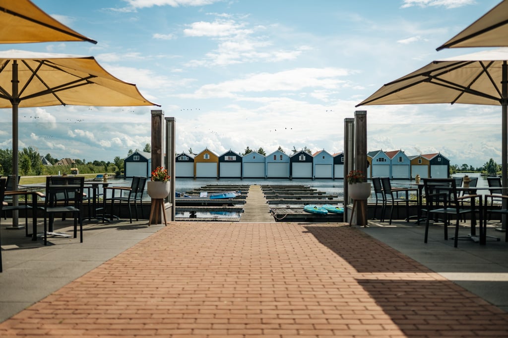 Terras aan het water (1)