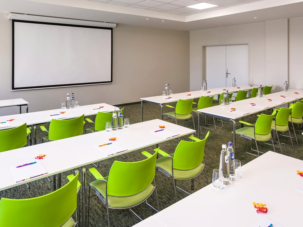 Vergaderzaal 90p ibis Styles Zeebrugge (1)