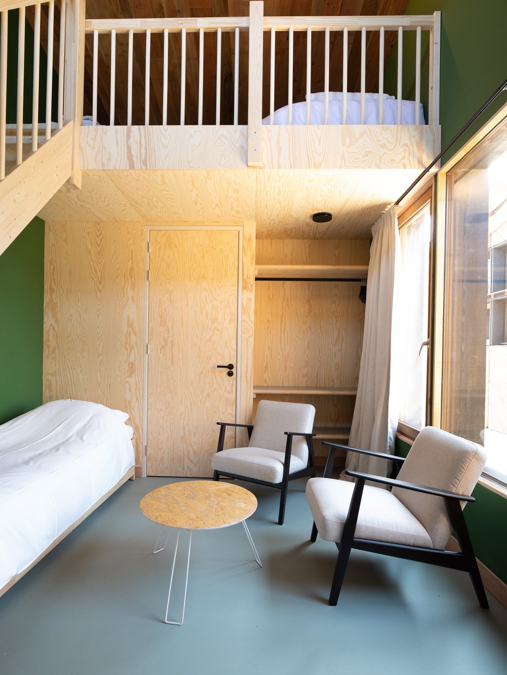 De ecolodges zijn ook als 2 persoonskamer met zithoek te gebruiken.
