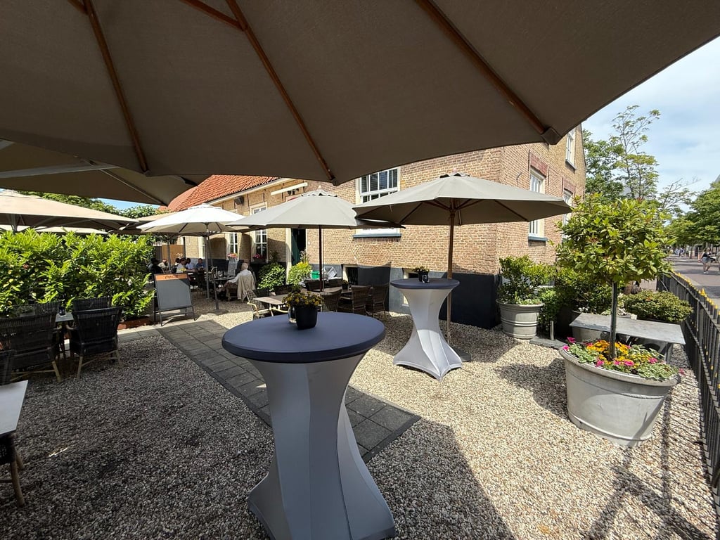 Rijksmonument terras borrelopstelling 