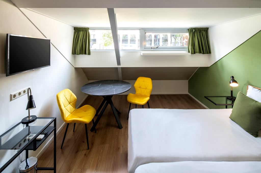 FLOATS Double or Twin room with a View 