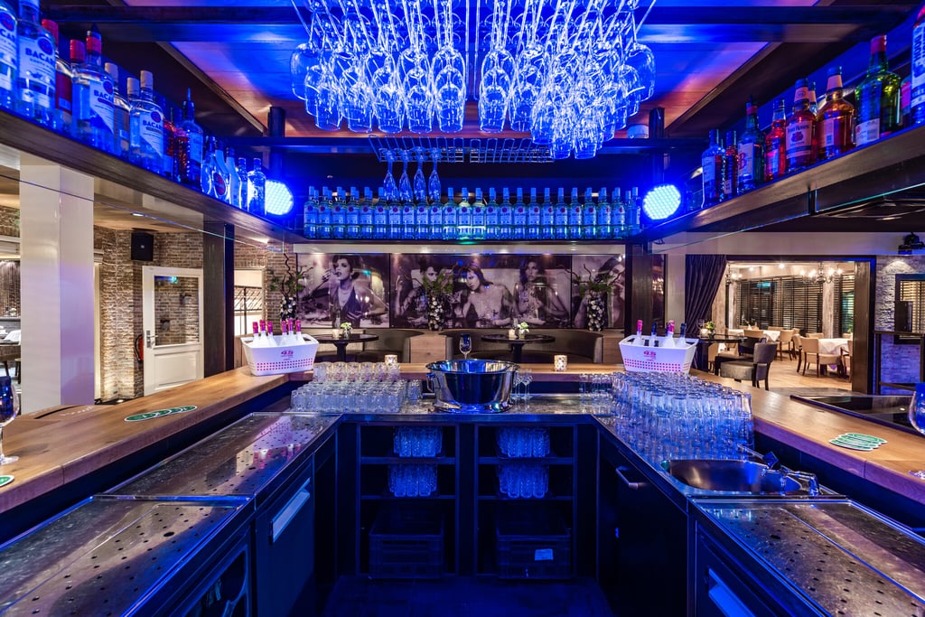 Lobby bar