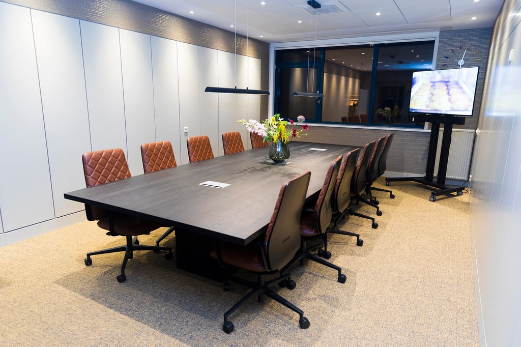 Maxima Boardroom (2).jpg