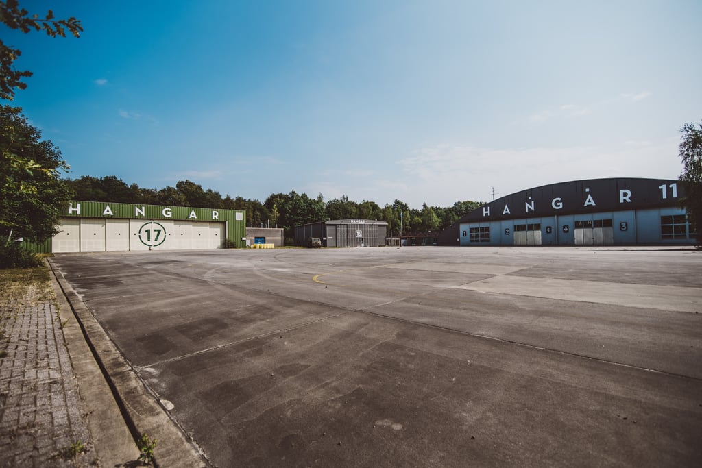 Oostkamp - Hangar 11 + 15 + 17 - Buiten - Voorkant - Elke Teurlinckx-min.jpg