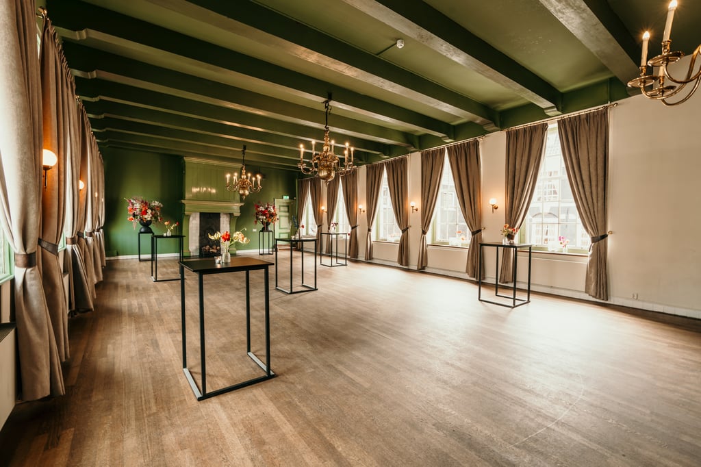 Schutterszaal hoge tafels receptie-2.jpeg
