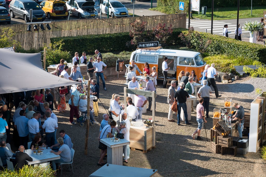 Zomerse borrel in de tuin
