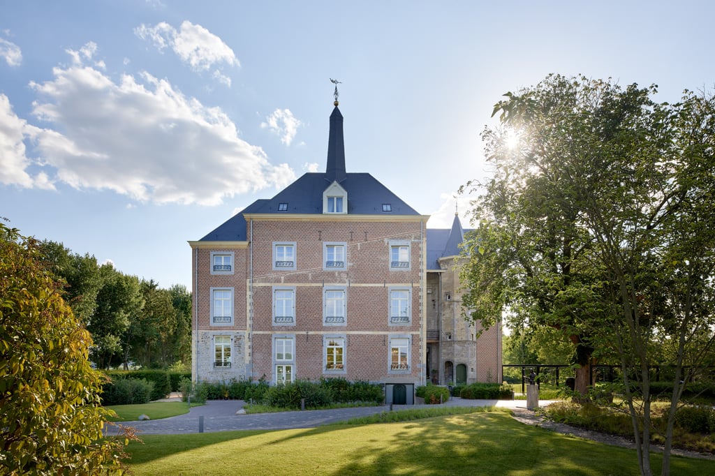 Van Oys Maastricht Retreat Chateau Exterior (c) Michael Huber Photography oys25_1606_p.jpg