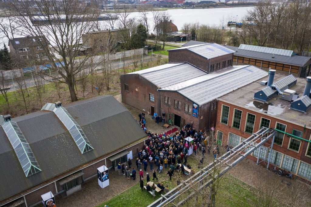 Luchtfoto Museum of Humanity - Hembrugterrein Zaandam